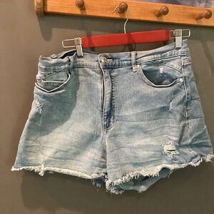 Sofia Vergara size 12 distressed chi shorty booty shorts. Great condition
